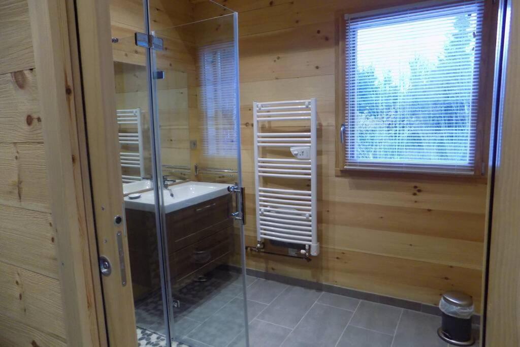 Chalet Des Charbonniers Avec Etang Saint-Maurice-sur-Moselle Exterior photo